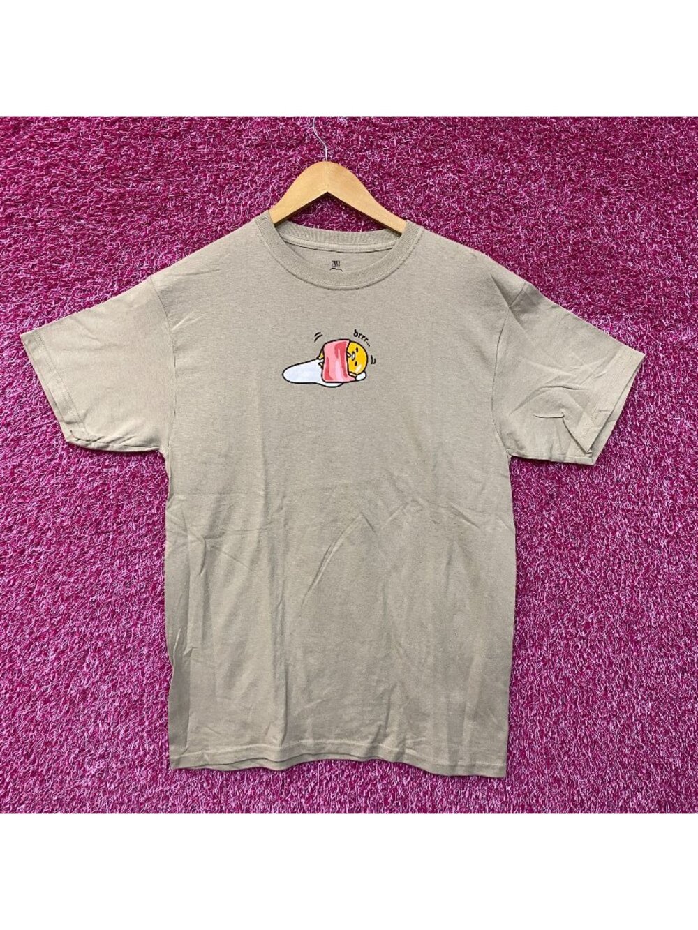 Gudetama The Lazy Egg Brrr with Bacon Blankie Sanrio Tee M